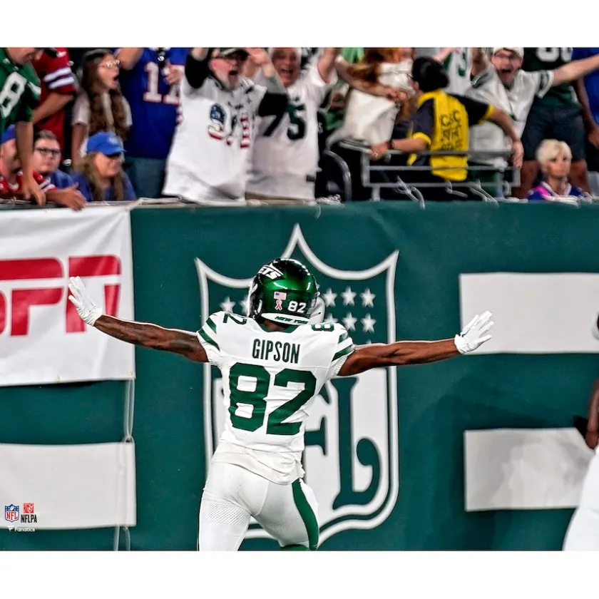 Wall Art|Photos^New York Jets Xavier Gipson Unsigned Overtime Game Winning TD Photograph